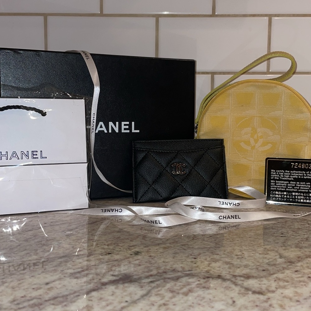 ☀️ Chanel CC Mark Travel Line Pochette Pouch